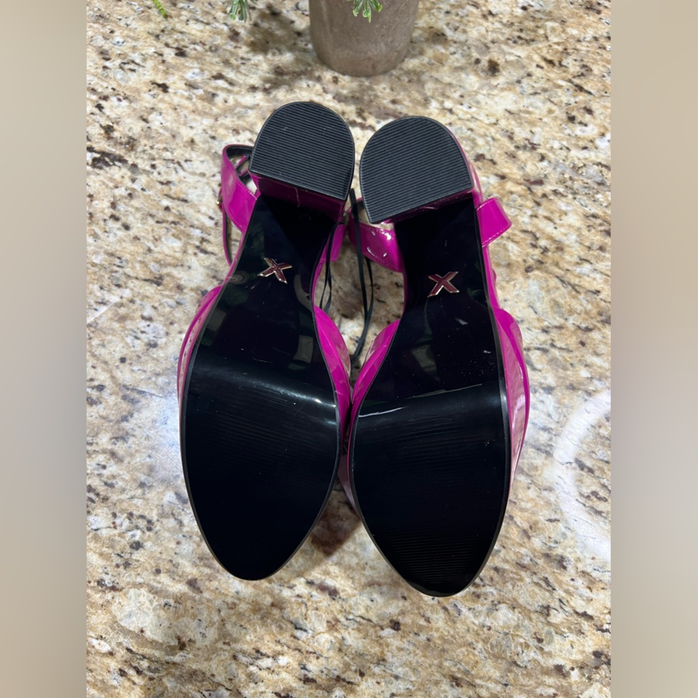 EXPRESS Purple Rounded Toe Platform Pumps 8 - Picture 10 of 11